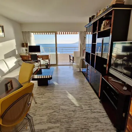 Apartment Front De Sea Front Cannes