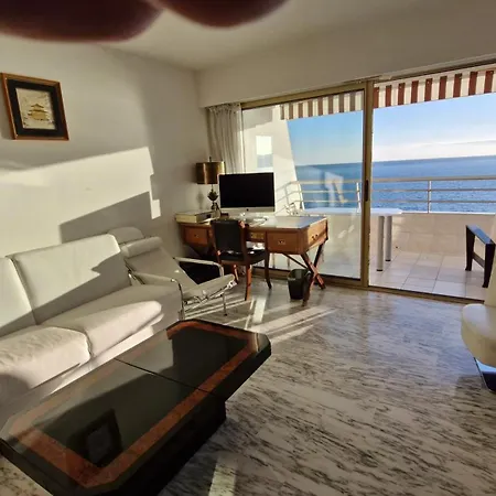 Apartment Front De Sea Front *